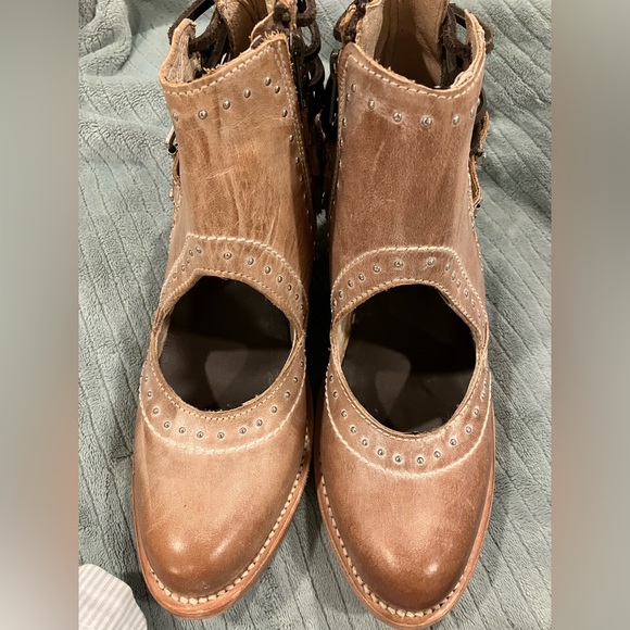 Freebird by Steven DESERT size 8 Taupe - Picture 2 of 3